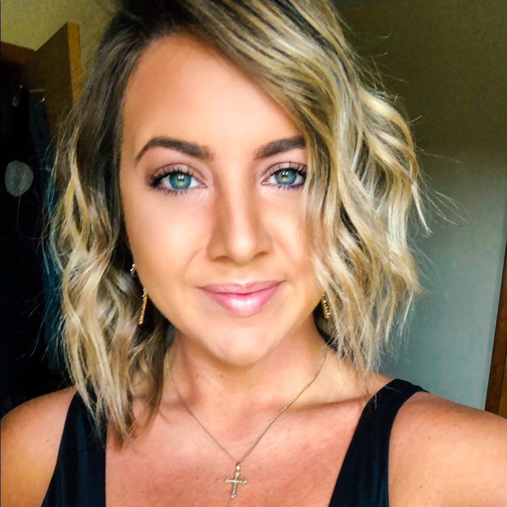 Meet your Posher, Emerald